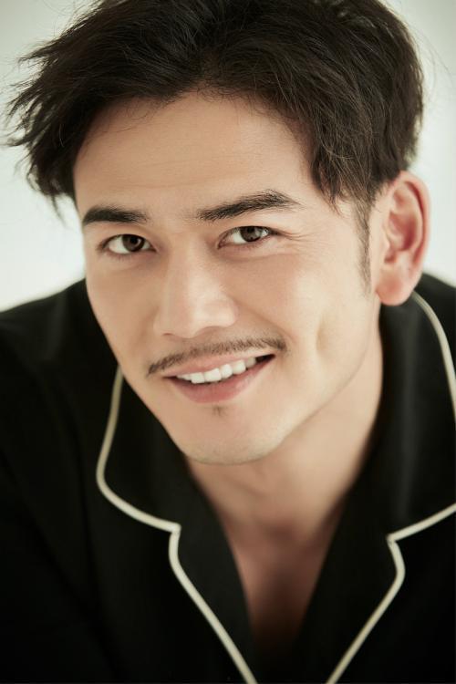 爆料娱乐圈杨烁简介图片,娱乐圈爆料中的硬汉魅力  第1张